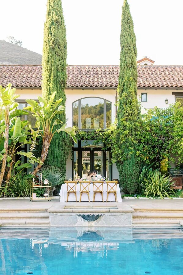 Pool - Hacienda House on Vineyard with Pool/Hot Tub/Game Room (Salinas)