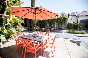 Outdoor dining - Hacienda House on Vineyard w/Pool/Hot Tub/GameRoom (Salinas)
