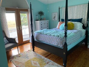 3 bedrooms, memory foam beds, in-room safe, desk