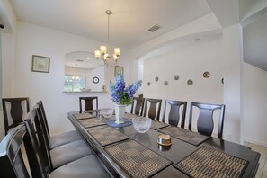 Casa (430 Aviana) | Cozinha privada | Geladeira, micro-ondas, cooktop, lava-louças