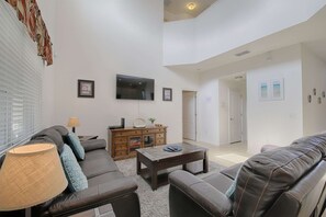 House (430 Aviana) | Living room