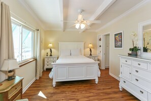 4 chambres, fer et planche à repasser, Wi-Fi gratuit, draps fournis