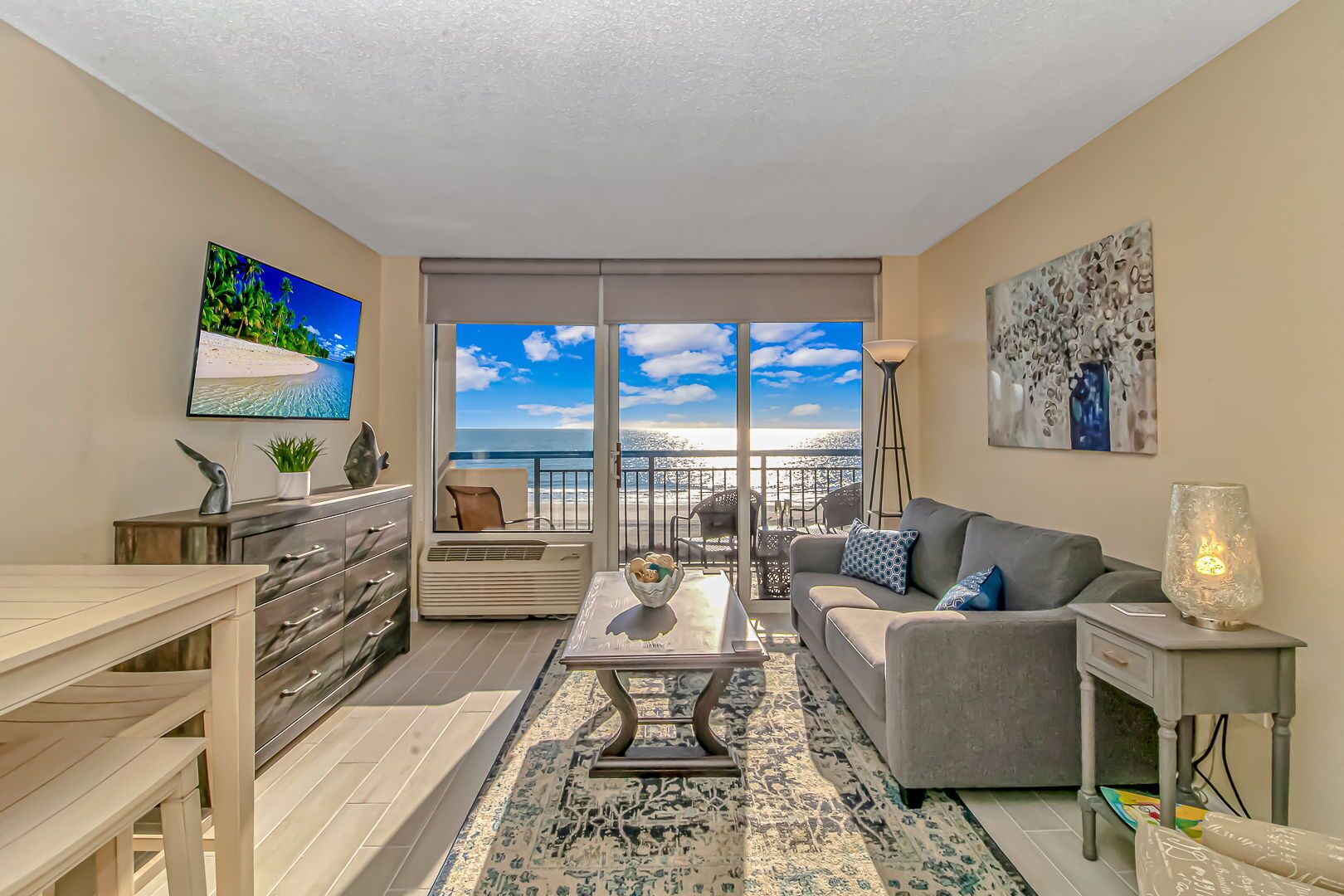 Fully Renovated!  Direct Oceanfront 1-bedroom condo - Sleeps 8!