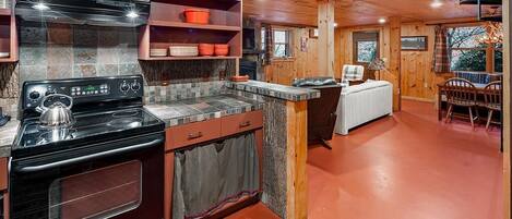 Kühlschrank, Mikrowelle, Ofen, Geschirrspüler