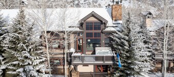 Luxurious Ski-in Ski-out Home in Arrowhead community