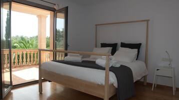 4 quartos, ferros/tĂĄbuas de passar roupa, Wi-Fi de cortesia