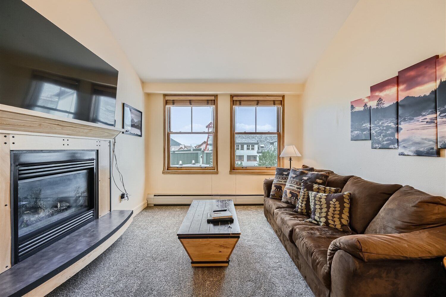 Walk to the Gondola/Shared Hot Tub/Great Amenities