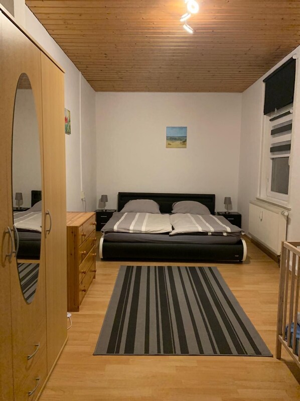 1 Schlafzimmer, Bügeleisen/Bügelbrett, kostenloses WLAN, Bettwäsche