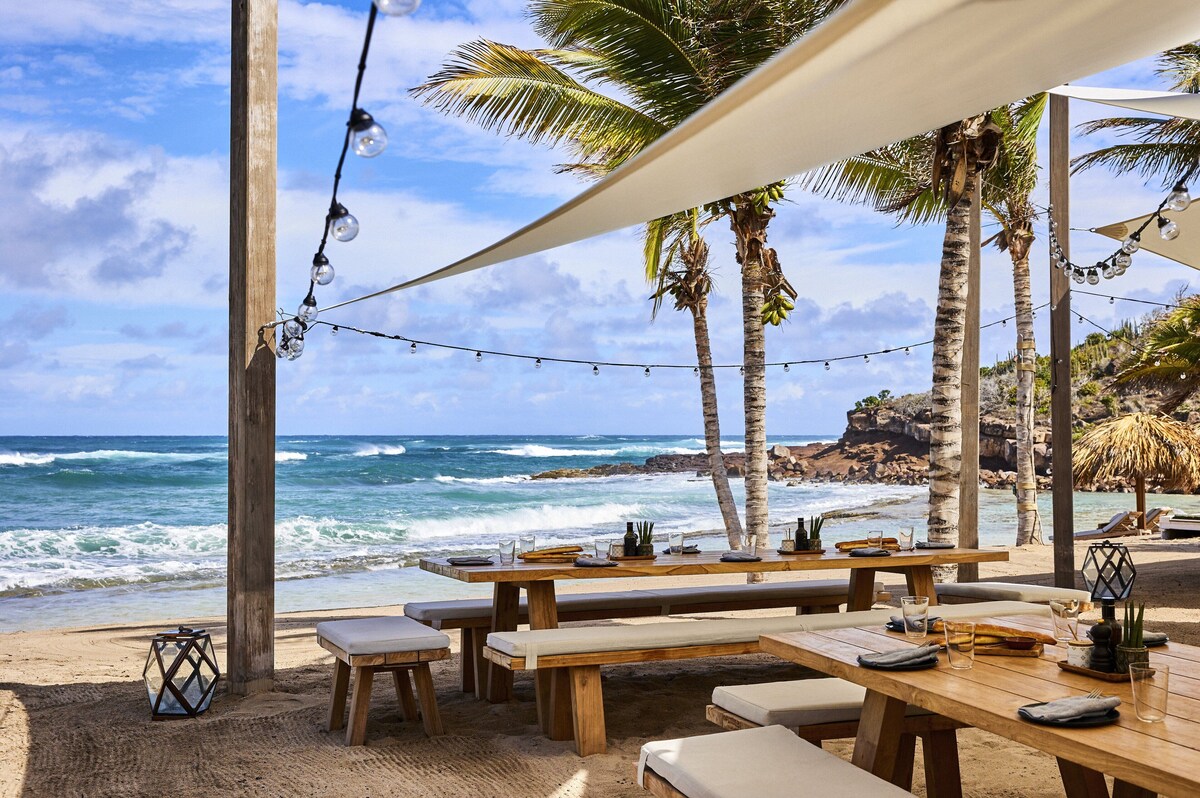 Where is St Barts located? Explore the beautiful island now