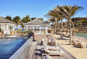 Quầy bar trên bãi biển