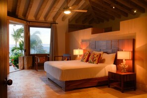 5 bedrooms, iron/ironing board, Internet, bed sheets