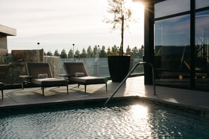 Outdoor pool - TETRA Hotel,  Autograph Collection (Sunnyvale)