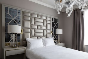 Blackout curtains, iron/ironing board, free WiFi, bed sheets - Henrietta House, a member of Radisson Individuals (Bath)