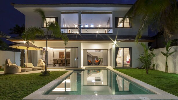 A modern two-story house with a swimming pool in the front yard. - Rent a Luxury Villa in Bali Close to the Beach, Bali Villa 2057 (Bali)