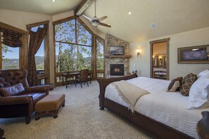 4 bedrooms, iron/ironing board, free WiFi, bed sheets - Four master suites, VIEWS!! Hot tub, private ski SHUTTLE, sprawling entertaining areas!! (Breckenridge)