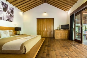 3 habitaciones, tabla de planchar con plancha, internet y ropa de cama 