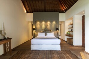 7 bedrooms, iron/ironing board, internet, bed sheets