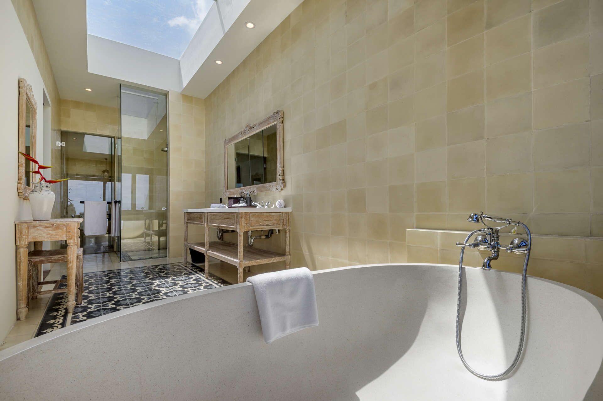 ヘアドライヤー、タオル