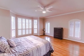 4 bedrooms, WiFi, bed sheets
