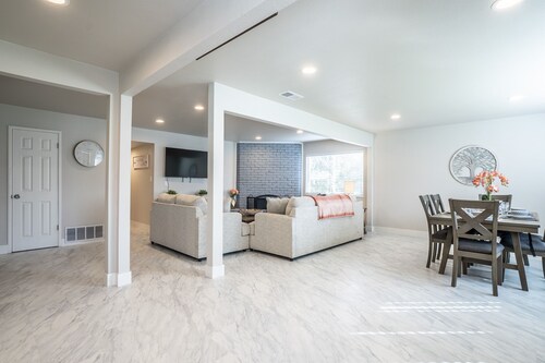 BRIGHT & COZY FULLY REMODELED HOME