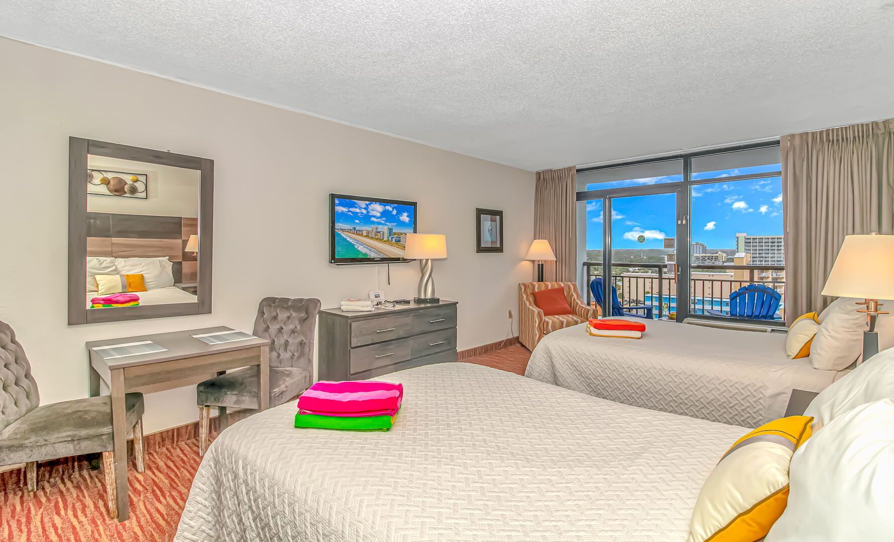 Landmark Resort 1119 - Ocean Breeze Getaway! Perfect for a couple or party of 4!