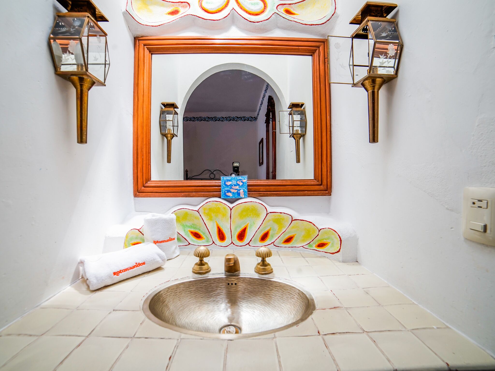 double room | bathroom | shower, rainfall showerhead, free toiletries, towels