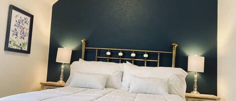 4 bedrooms, desk, free WiFi, bed sheets