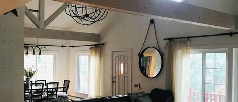 Smart-tv en een open haard