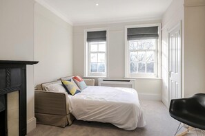 Room - The William IV (London)