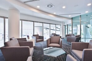 Lobby - Dancing House Hotel (Prague)