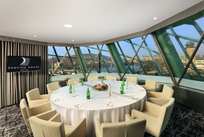 Dining - Dancing House Hotel (Prague)