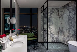 Royal-Suite | Dusche im Bad