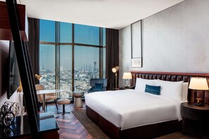 Premium bedding, down comforters, Select Comfort beds, minibar - DoubleTree by Hilton Dubai M Square Hotel & Residences (Dubai)