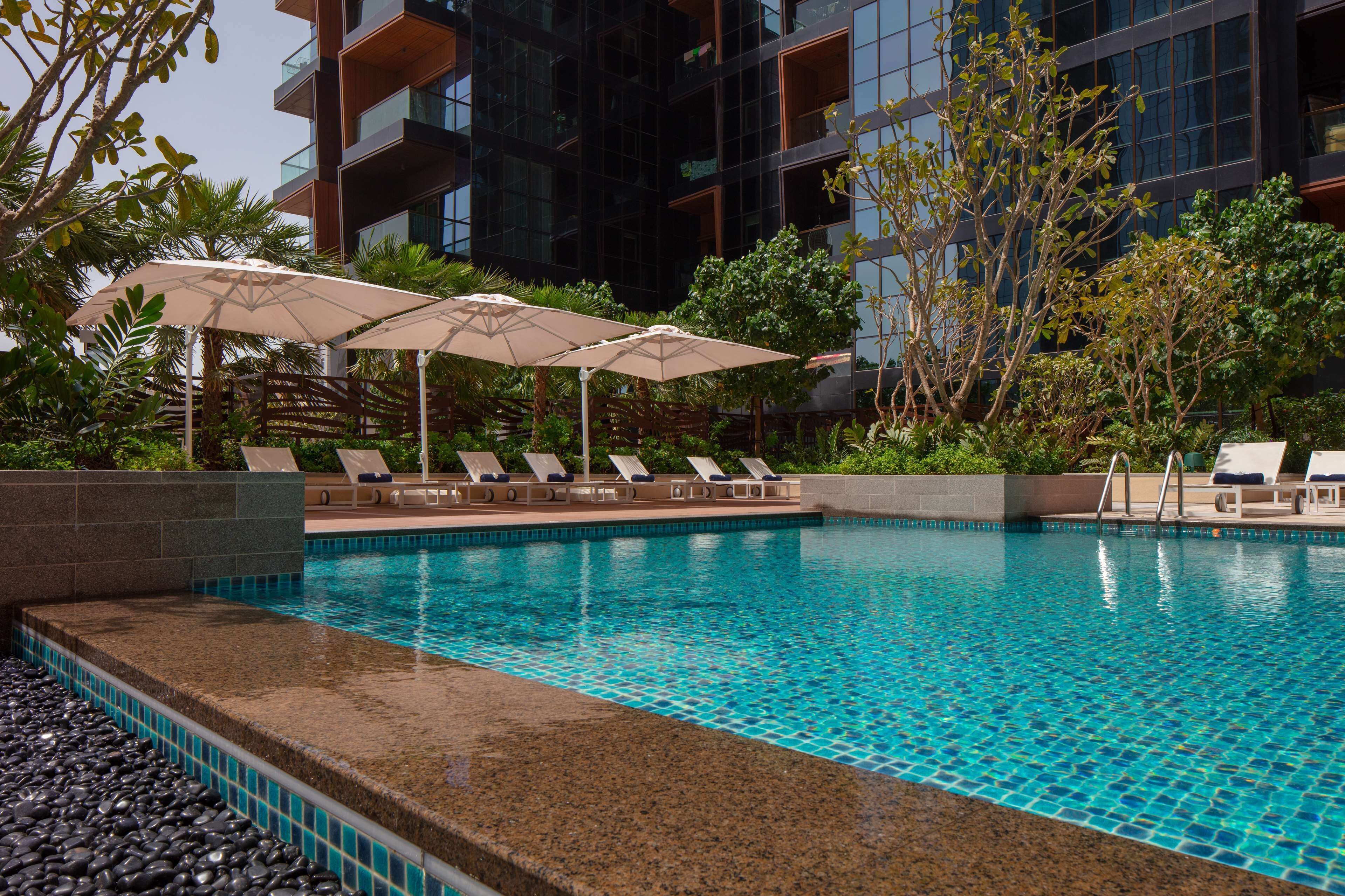 2 outdoor pools, open 8:00 am to 8:00 pm, free pool cabanas