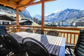 Outdoor dining - Tauern Relax Lodges (Kaprun)