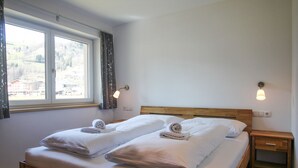 3 soverom, strykejern/-brett, reiseseng for barn og wi-fi (inkludert)