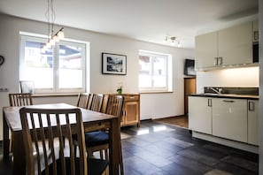 Dining - Tauern Relax Lodges - Penthouse (Kaprun)