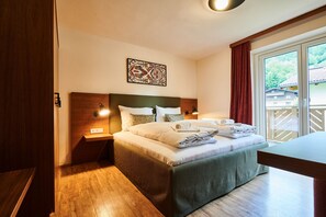 Zimmersafe, Bügeleisen/Bügelbrett, Reisekinderbett, kostenloses WLAN