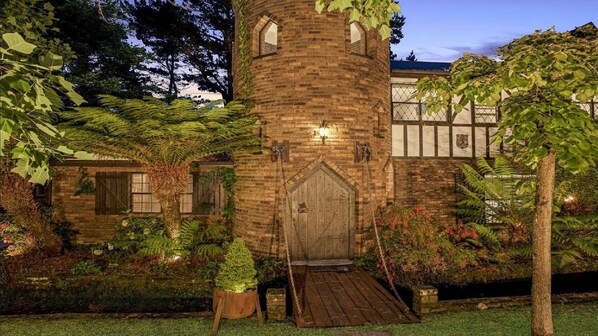 Exterior - The Castle Wentworth Falls (WENTWORTH FALLS)