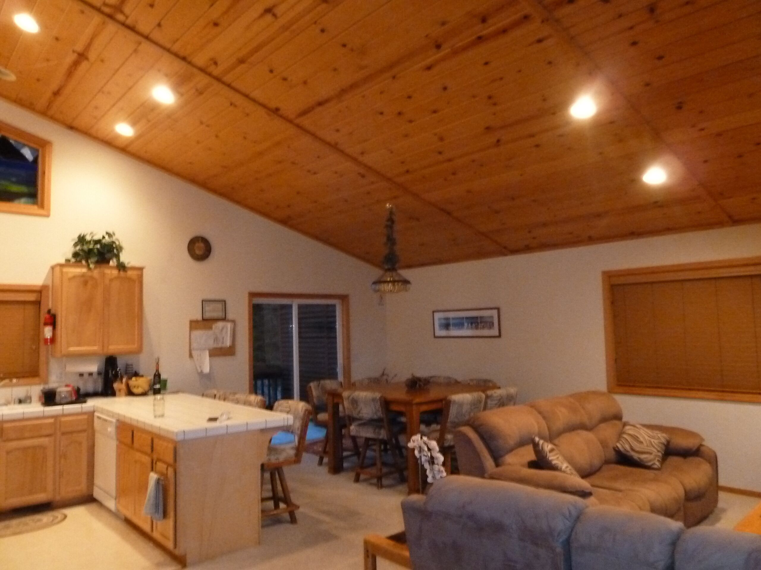 Warm & Inviting Truckee Donner Mountain Retreat