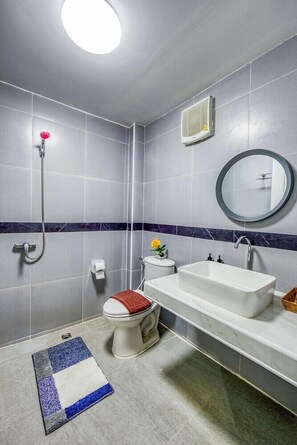 Bathroom - The Coconut Nanai Resort (Patong)