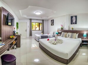 Room - The Coconut Nanai Resort (Patong)