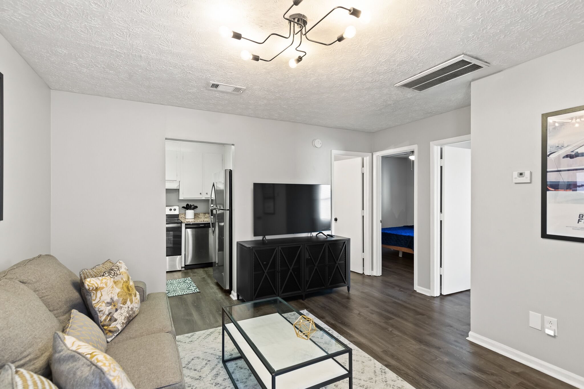 Magnolia Linen Co #8 - DISCOUNTED NO PARKING INCLUDED