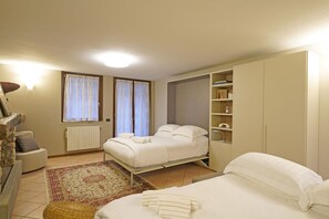 4 Schlafzimmer, Zimmersafe, Bügeleisen/Bügelbrett, kostenloses WLAN