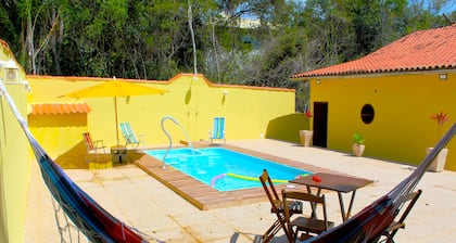 Spacious House, 3 Suites and Pool