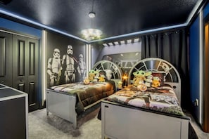 9 habitaciones, tabla de planchar con plancha y acceso a internet 