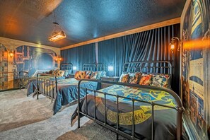 8 habitaciones, tabla de planchar con plancha y acceso a internet