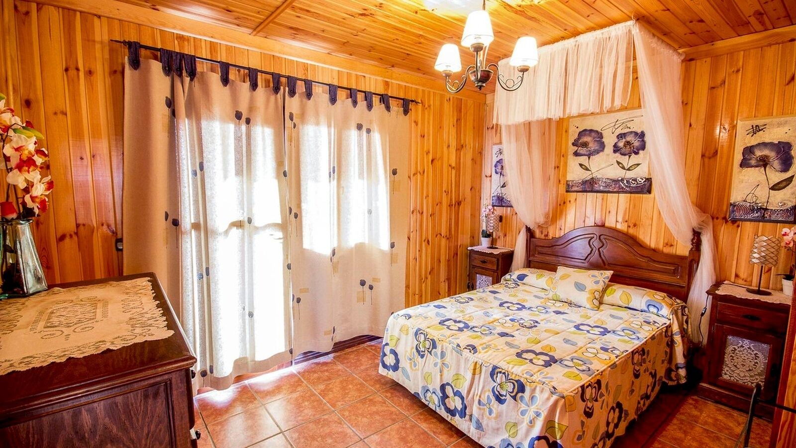 Las Olivas Sayalonga by Ruralidays