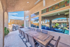 Outdoor dining