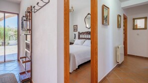 3 quartos, ferros/tábuas de passar roupa, berço de viagem, Wi-Fi